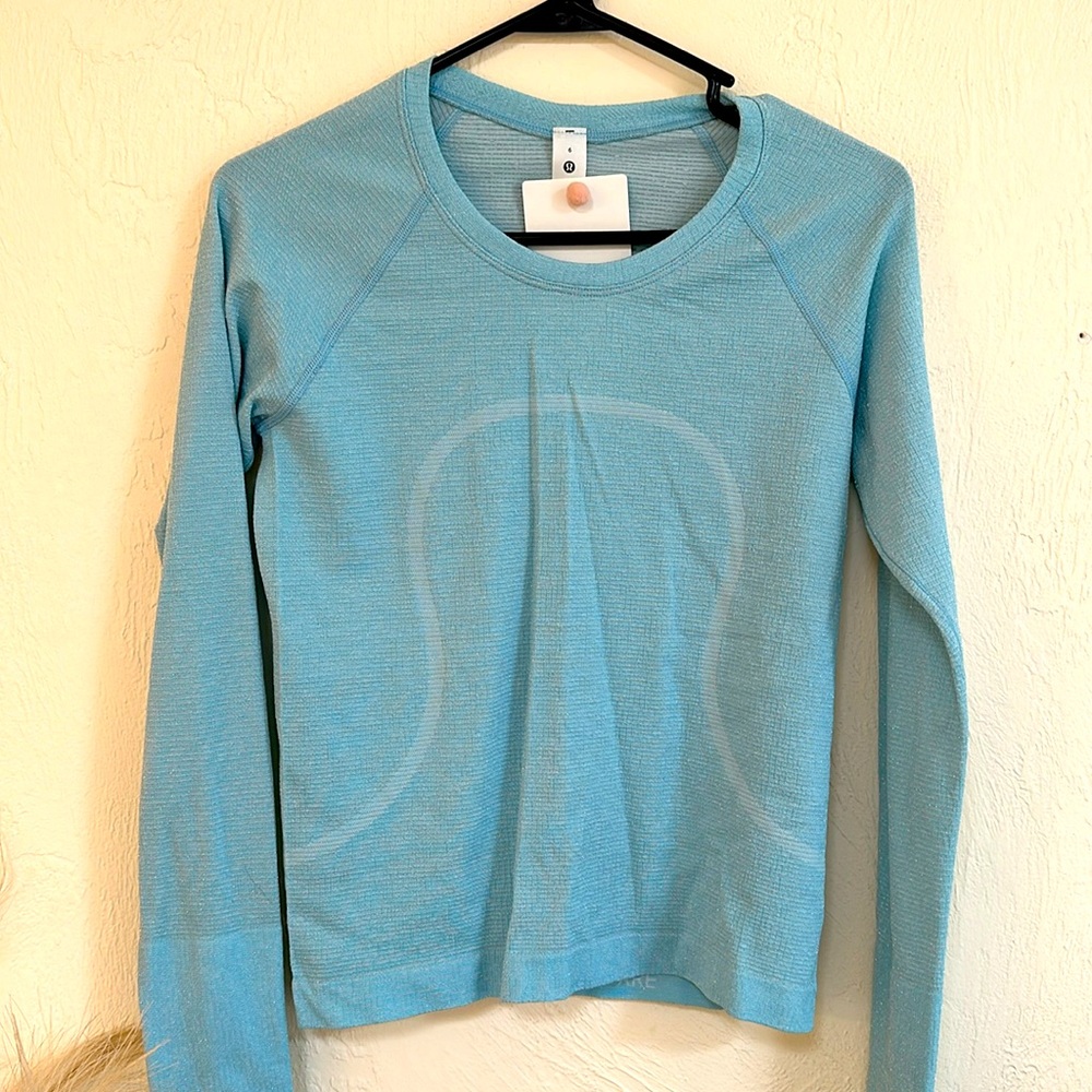 Lululemon top